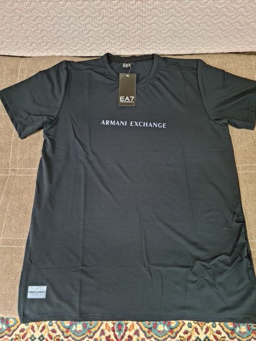 Tricouri de vanzare D2 și Armani Exceange