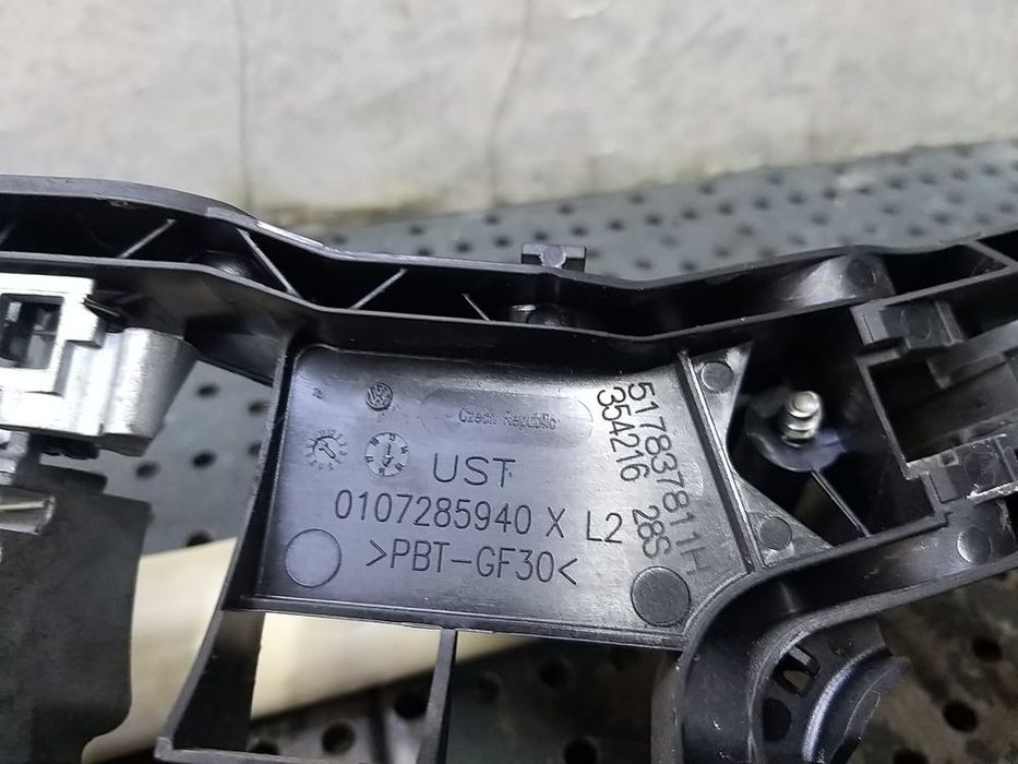 Maner usa stanga fata vw touran 3 517837811h
