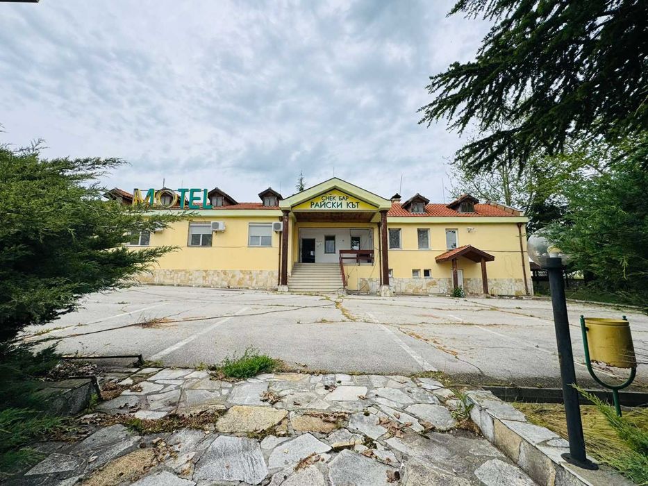 Продава се Хотел в Харманли - 544 кв.м за 589 €/кв.м - Снимка #16