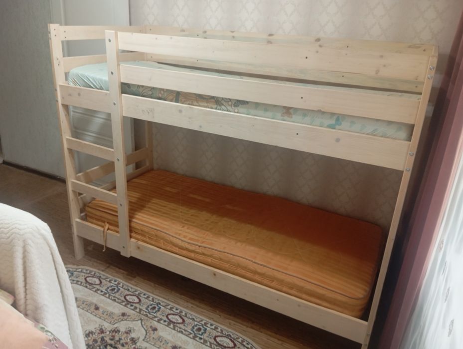 Продам двухъярусную кровать