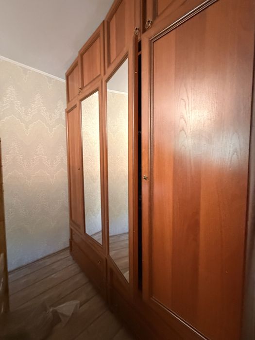 Шкаф деревнный ручной