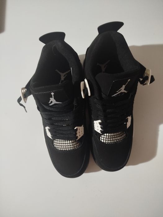 Jordan 4 white thunder