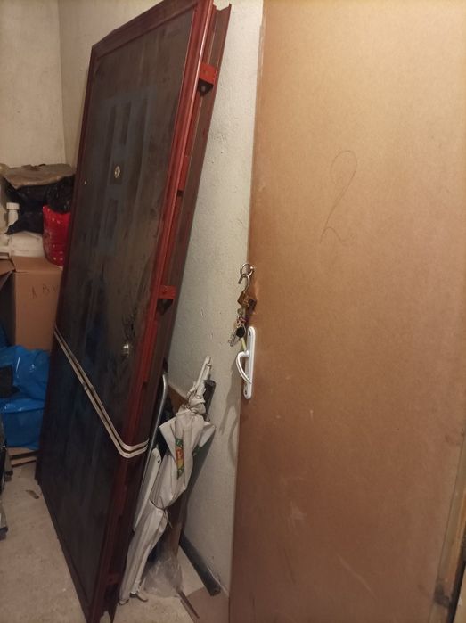 Външна врата за апартамент