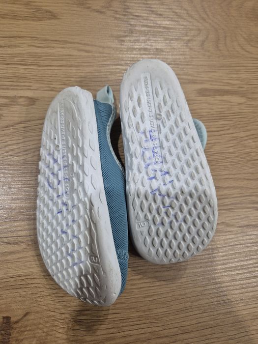 Два чифта пантофи 23/24