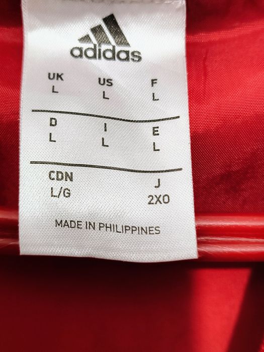 Geaca marca Adidas mărime L culoare roșie și neagra