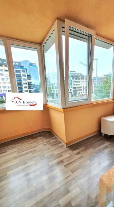 Тристаен апартамент в жк Стрелбище