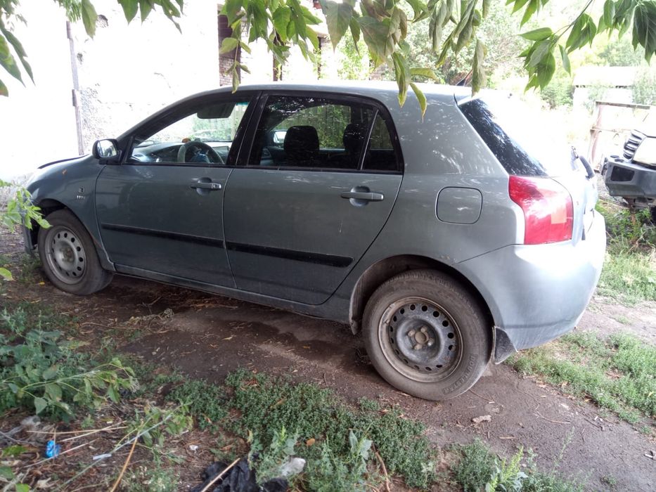 Toyota Corolla, 2002 года выпуска.