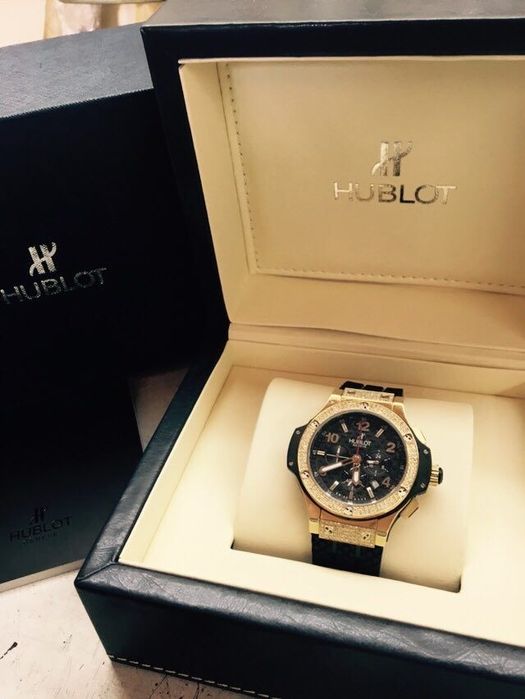 Золотые часы Хублот для спортивных и брутальных мужчин.
Диаметр 44мм.