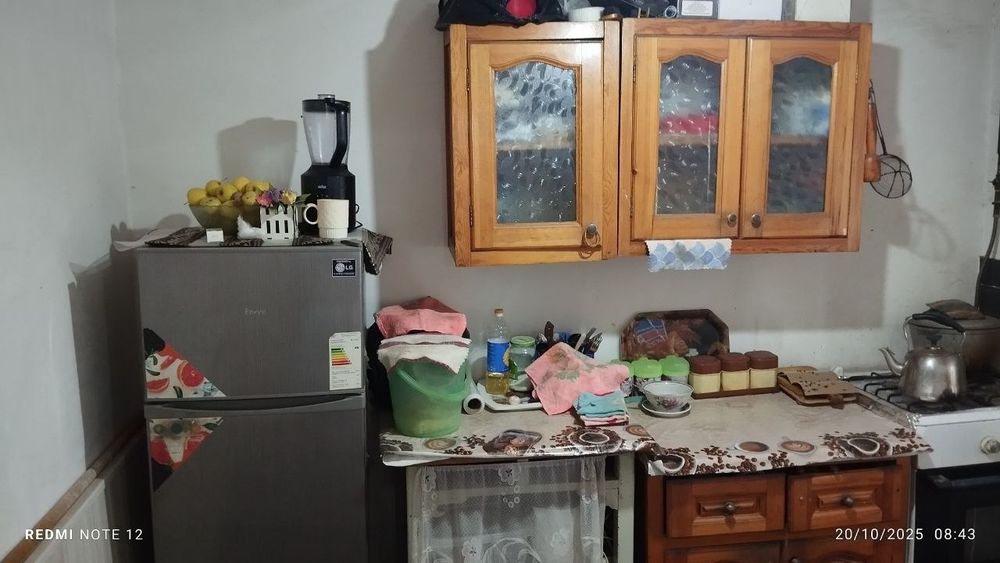 Toshkent tumani Oqtom MFYda 3 xonali hovli uy sotiladi