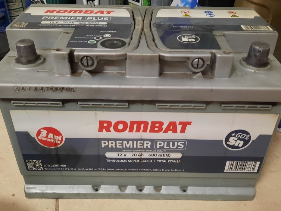 Vand baterie / acumulator auto 70 AH in stare buna de functionare la SUPER PRET!