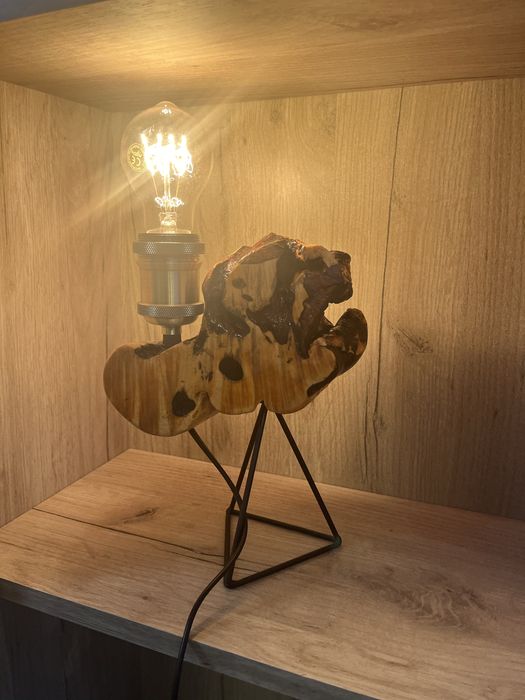 Настолна лампа.