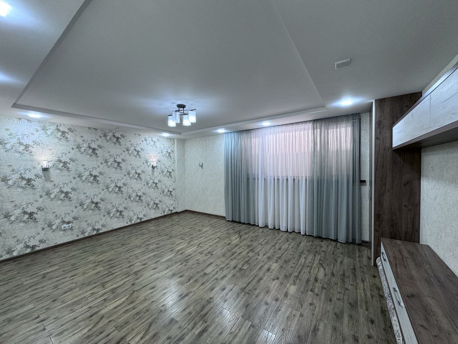 Танхаус на Паркентском 3 уровня 4 комнаты хороший ремонт 126 кв.м.