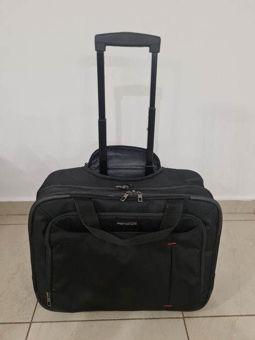 Samsonite куфар с отделение за лаптоп