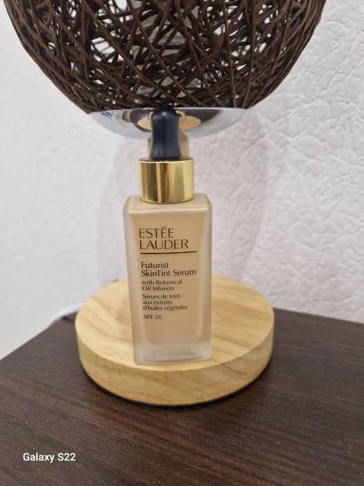 Продам сс крем от Este Lauder 15тыс