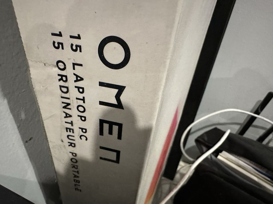 Hp Omen 15 amd ryzen 7 rtx2060 ssd  512  mem16 gb