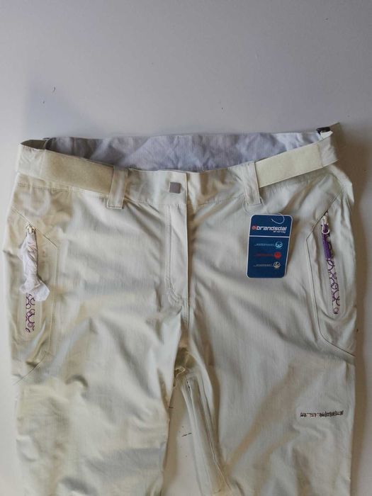 Ново Дамско зимно туристическо яке мембрана и панталон,ски сноуборд