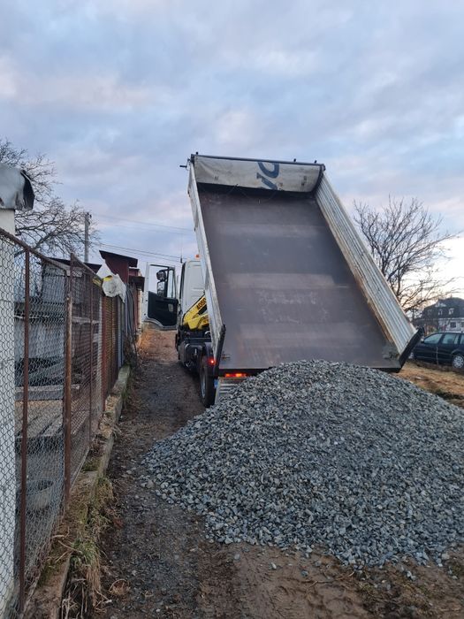 Transport basculabil 7.5t cu macara