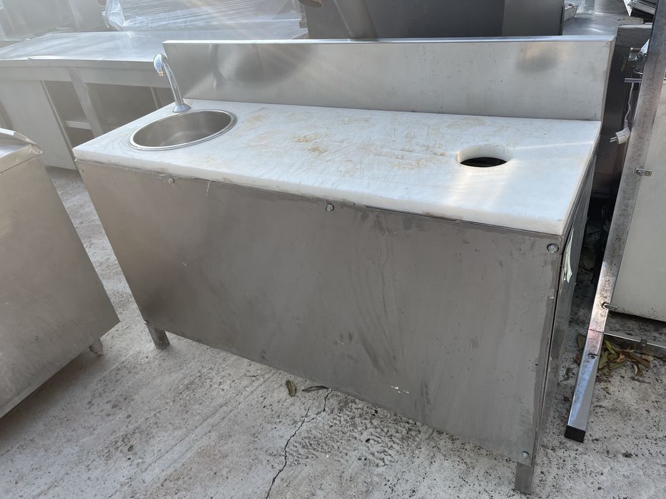 Работна маса с мивка неръждавейка