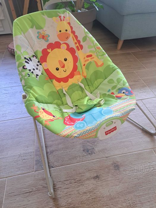 Бебешки шезлонг с люлеещ механизъм