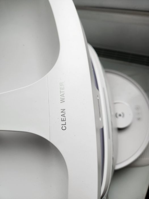 Миеща прахосмукачка робот