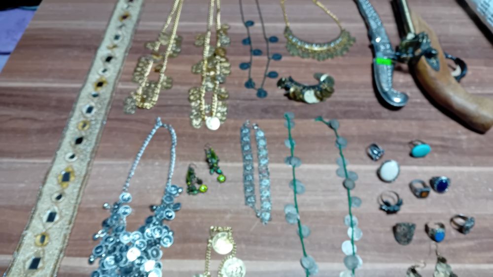 Накити стари и аксесоари  за  народна  носия
