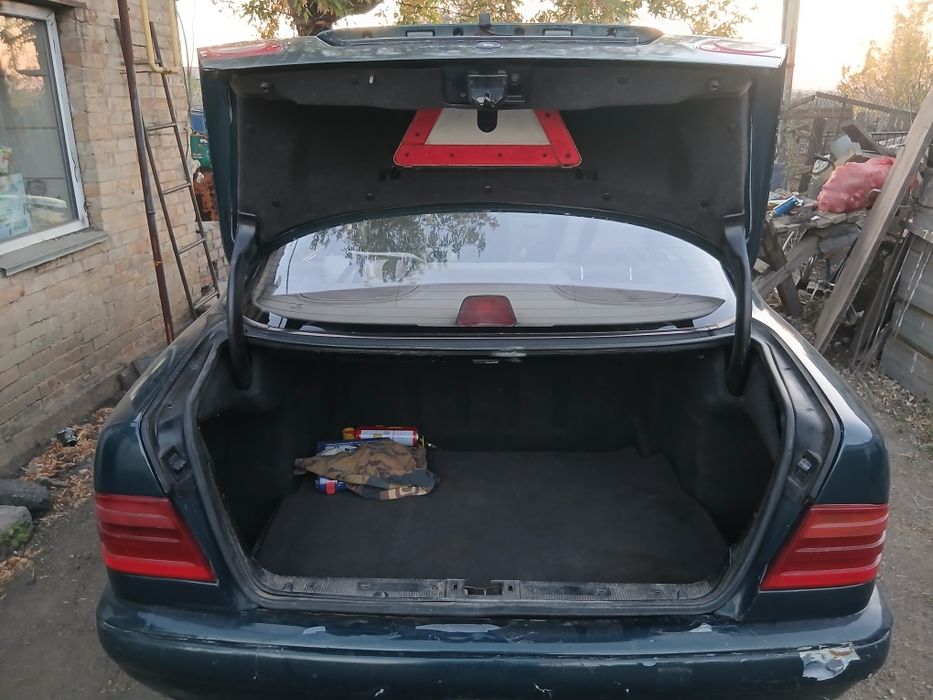 Продам мерседес W210 E230