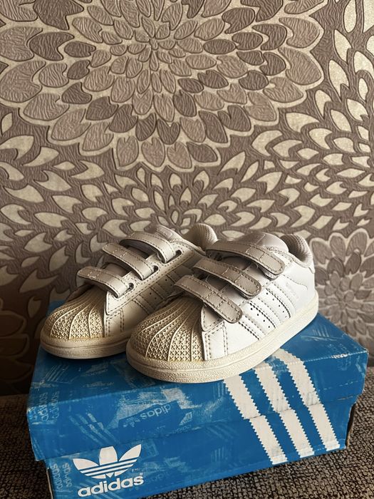 Кроссовки детские