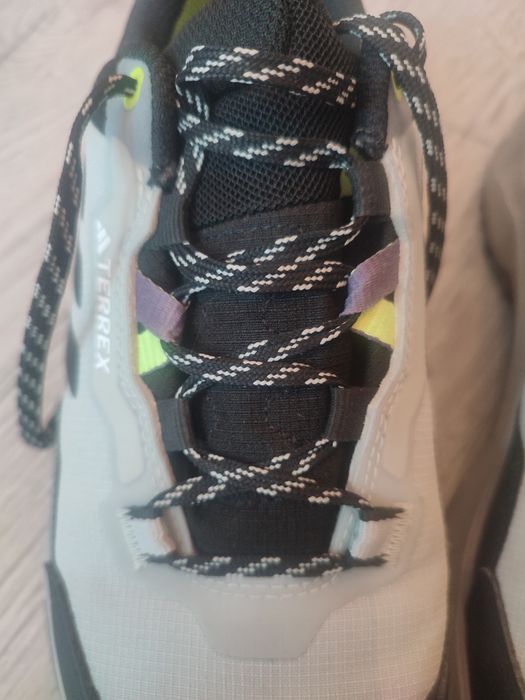 Спортни обувки Adidas terrex!