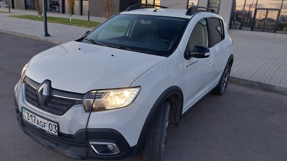 продам Reno Sandero авто