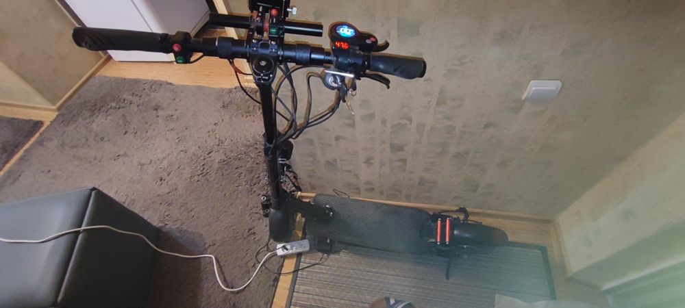 Продам самокат Kugoo M4 Pro