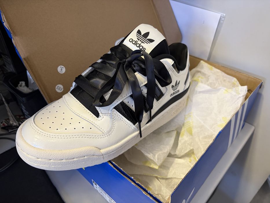 Нови давски обувки