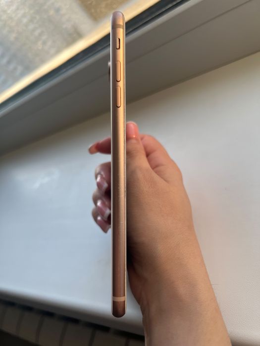 iPhone 8+ в хорошем состоянии