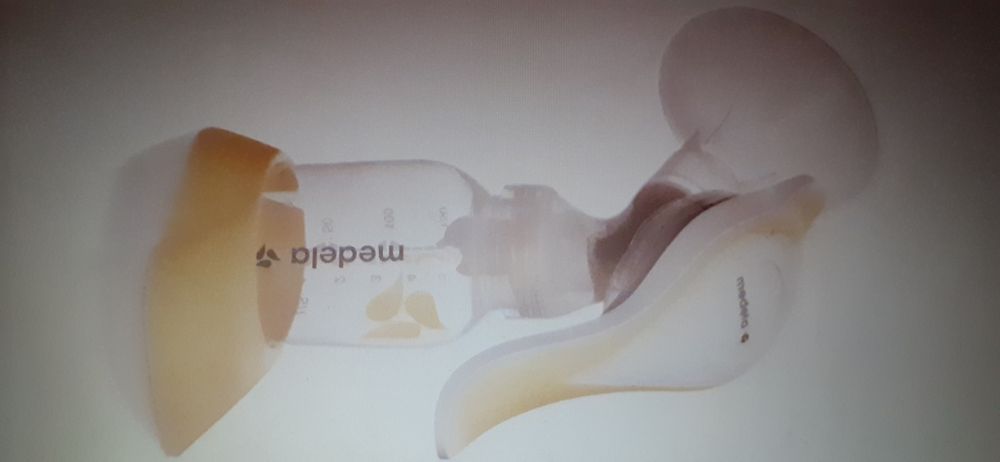 Pompă de sân manuală