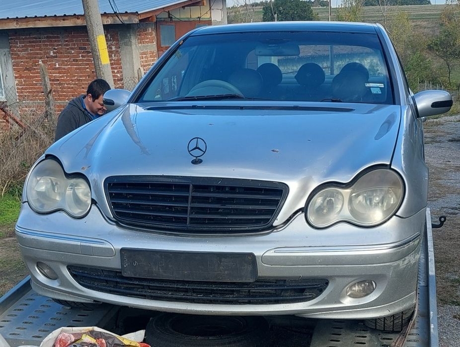 Мерцедес w203 на Части!!!