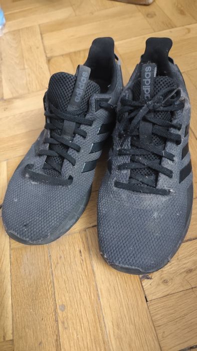 Подарявам мъжки маратонки