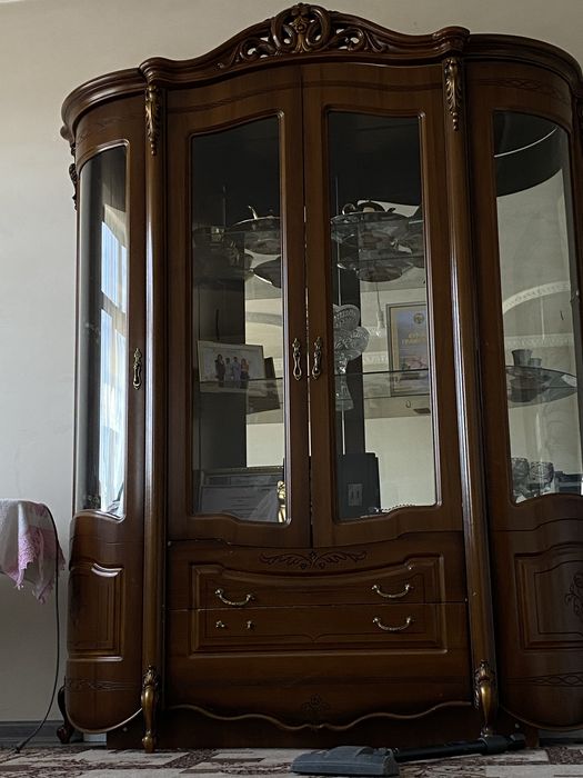 распашной шкаф для посуды, для вида