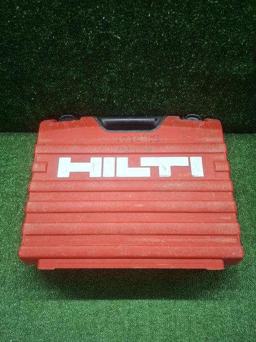 Куфар на Hilti с вложка за ъглошлайф