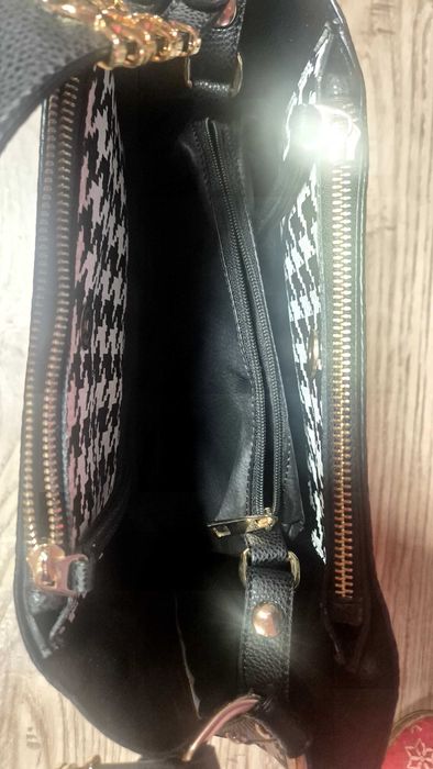 Продавам Чанта Guess #