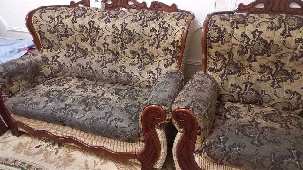 Mebel srochno sotiladi.Divanlar toplami va 2  кроват