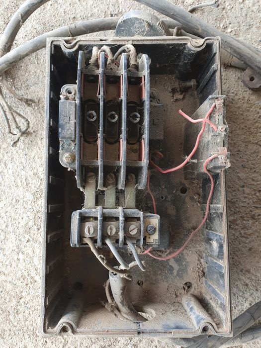 Contactor pentru motor trifazat