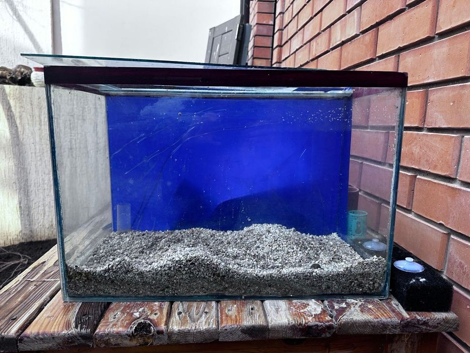 Продается аквариум на 60 л в хорошем состоянии