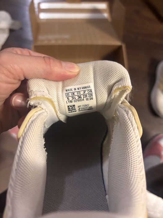 Кросовки adidas размер 36, по стельки 22 см