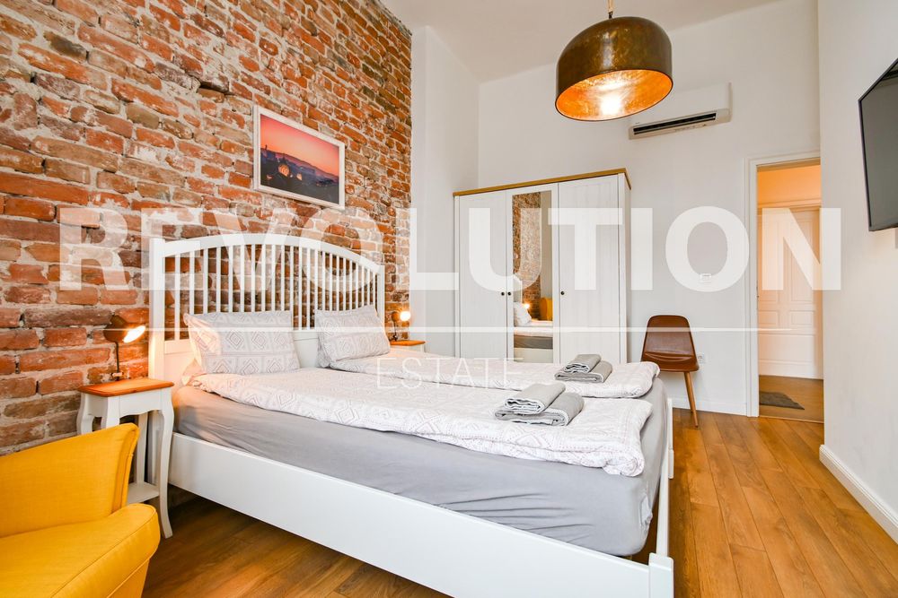 Дава се под наем Тристаен апартамент в София, Център - 90 кв.м за 1250 € - Снимка #10