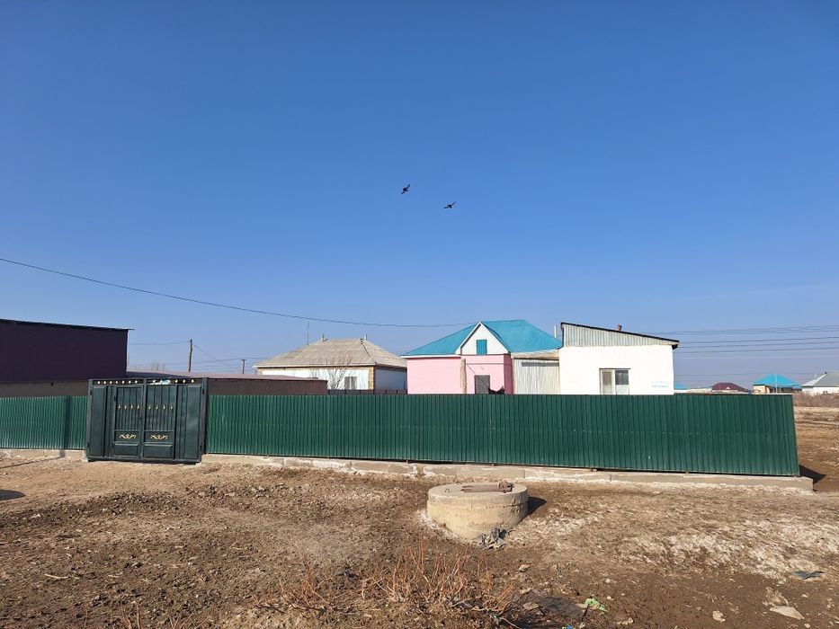 Үй сатылады Титовта орналасқан