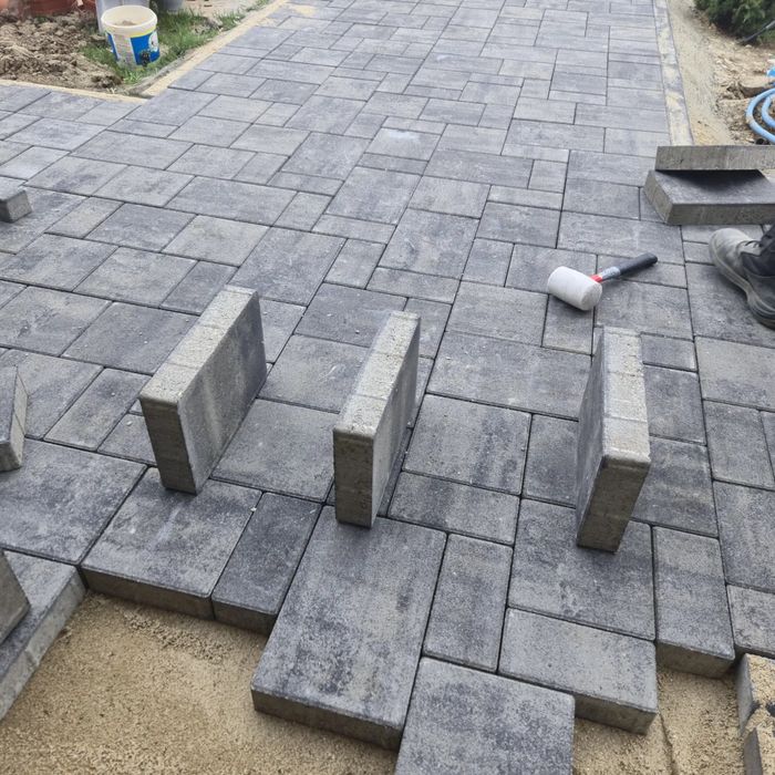 Construcție CASE de la 0 / GARAJE / ZIDĂRIE / RENOVĂRI, Faianțe Gresie