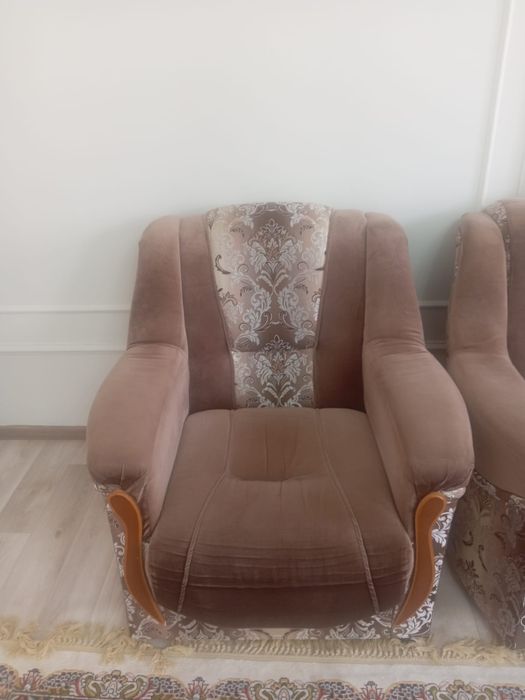 Продаются диван б/у хорошом состояние