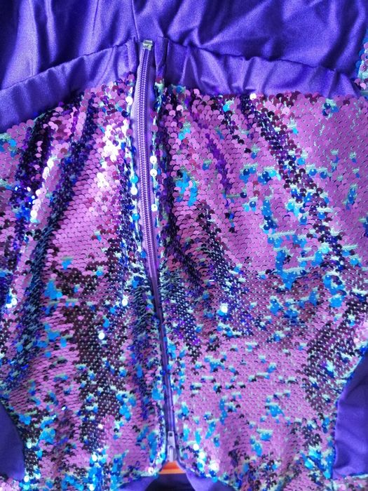 Продам 2 танцевальных костюма