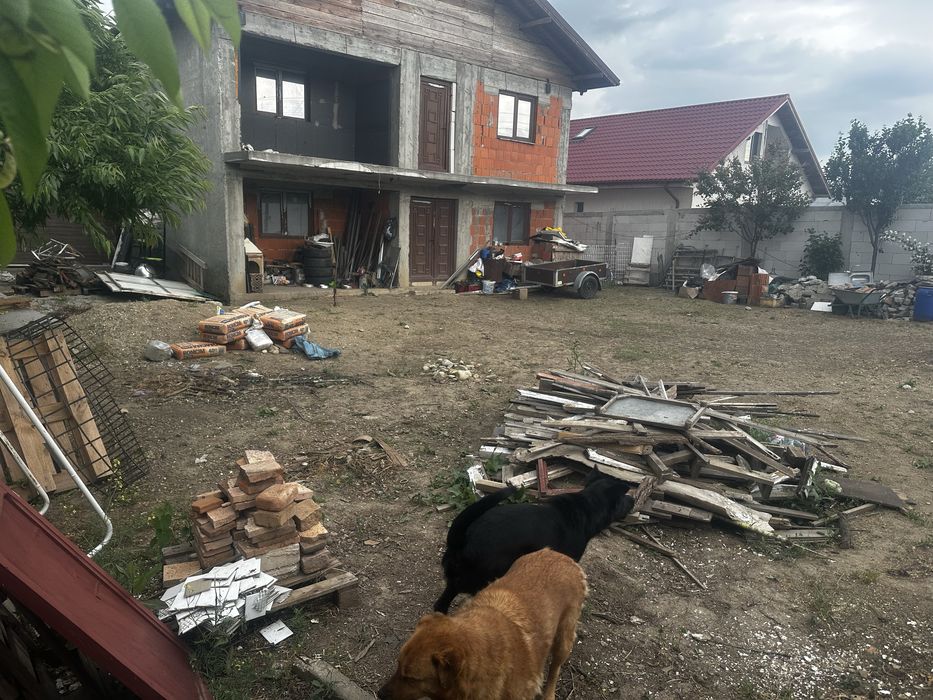 Vand casă comuna Șendreni