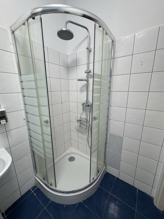 inchiriez apartament zona uta