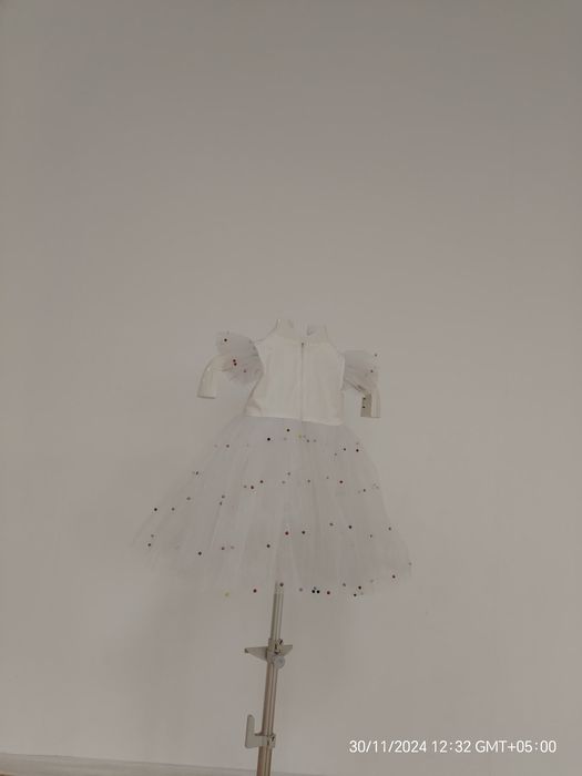 Платье срочно продам